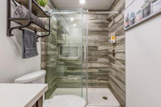 Urban Explorer Pad - 3BR - Backyard -Parking - 1