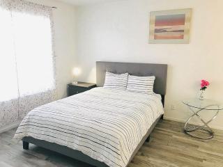 Super 1 bedroom with private bathroom, shared kitchen room -3 - Las Vegas - 2