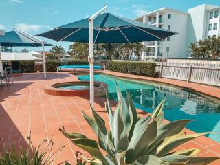 Ocean Front Apartment at the Bargara Blue Resort - 5