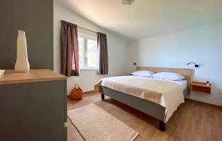 2 Bedroom Cozy Home In Tkon - Tkon - 5