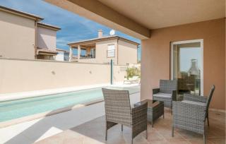 4 Bedroom Amazing Home In Vodnjan - 2