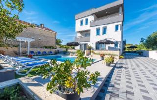 Stunning Apartment In Bibinje - Bibinje - 8
