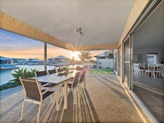 Mariners Cove Luxury Canal Home - Mandurah - 8