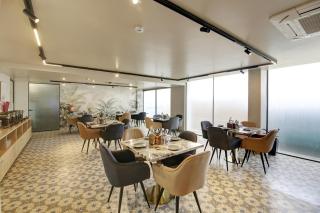 Saltstayz Premier - Near Golf Course Road & Sector 57 - 8