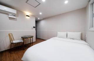 Gwanganli Calm Rest Hotel - Busan - 2