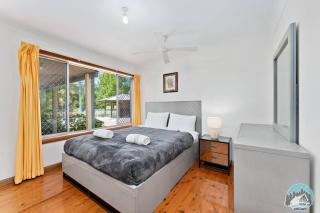 Aircabin - KANGY ANGY - Rural Retreat 4 Bedrooms - 5