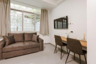 Snug studio apartment with pvt garden access III - Atene - 9