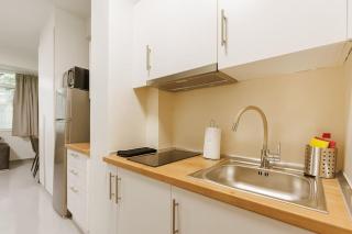 Snug studio apartment with pvt garden access III - Atene - 7