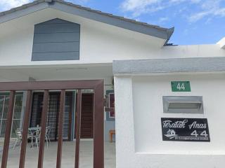Teratak Anas Homestay - Seri Iskandar - 1