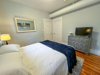 New Renovation, Ca, 1st Flr, 3b2ba, In-unit Lau - Brookline - 3