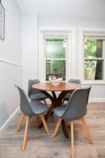 Renovated 1b, Washington Sq, Longwood, Green Line - Brookline - 4
