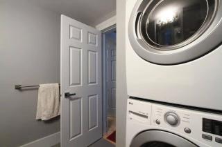 QE Park Garden suite 3BR 1.5Ba - 2