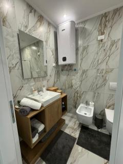 Lake View Apartament - Tirana - 2