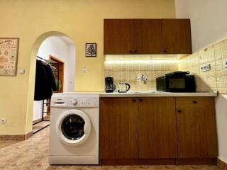 Sofia Sweet Spot: Central & Cozy - Sofia - 3