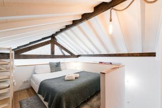 GuestReady - High-ceiling urban retreat in Porto - Porto - 8