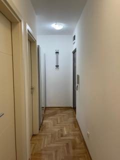 Cvetanov trg LUX 4 - 5