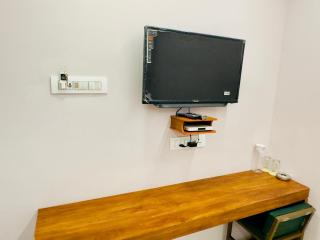 GREENS INN near Madras High Court and Harbour Chennai Port - Chennai - 2