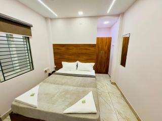 GREENS INN near Madras High Court and Harbour Chennai Port - Chennai - 6