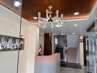 Krishna Vatika Hotel - 4