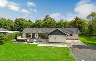 4 Bedroom Lovely Home In Tarm - 0