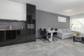 Modern Apartment Close to the Beach in Gdańsk by Noclegi Renters - Danzig - 3