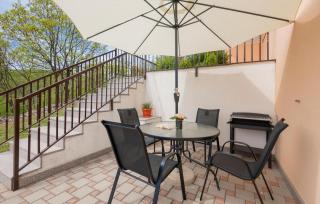 2 Bedroom Stunning Home In Lokvicici - Lokvičič - 9