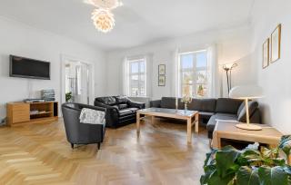 Pet Friendly Home In Rønde With Kitchen - 8
