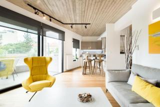 The HostMaster Persephone Yellow Opulence 2nd floor - Atene - 4