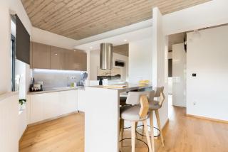 The HostMaster Persephone Yellow Opulence 2nd floor - Athens - 2