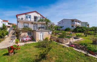 Amazing Apartment In Maslenica - 3