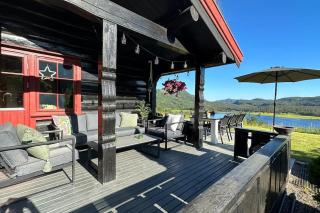 Luxury wooden house "Berg" with outdoor sauna, hot tub and lake view - Øvre Ramse - 5