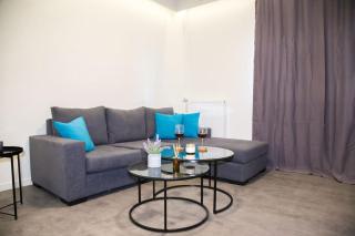 Acropolis Modern House - 6