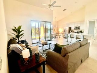 New 4 bed house on a canal facing south & door ramp, near golf course and softball - Cape Coral - 5