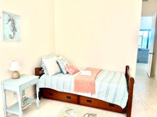 New 4 bed house on a canal facing south & door ramp, near golf course and softball - 1