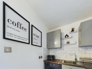 Cosy Modern Apartment Colchester - 2