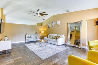 Near Beaches Pet-Friendly Sunrise Escape with Patio - Sunrise - 7