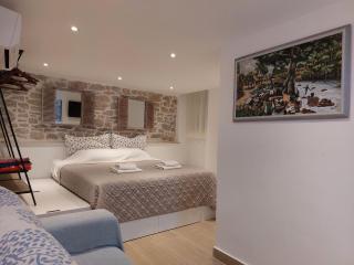 2024 Newly Renovated Apt-5 min Walk to Split Old Town - Split - 0