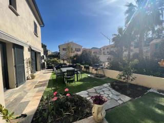 Jardin et 2 chambres centre St Florent - Saint-Florent - 9