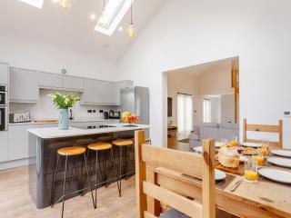 4 Bed in Dunstable 93632 - - 7
