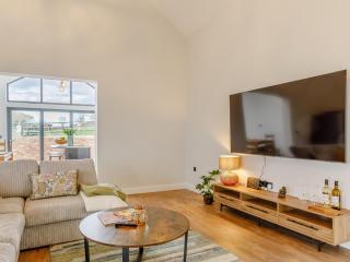 4 Bed in Dunstable 93632 - - 3