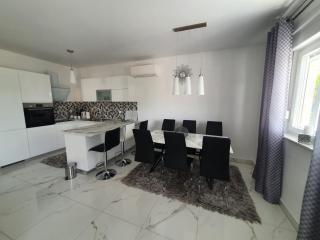Apartman Sunce - Kaštela - 0