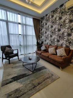 Azure 3-Bedroom Next To Le Meridien Hotel Paradigm Mall - 0