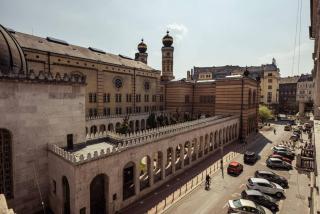 NEW A C Studio with view of the Synagogue - Budapest - 1