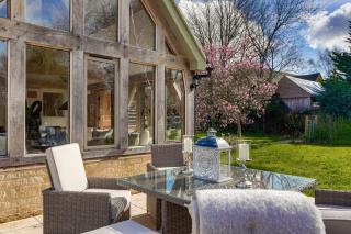 Honeysuckle Cottage - Hot Tub Packages Available - Weston Subedge - 7