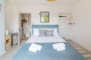Hygge House Cosy 3 Bedroom 2 Bathroom Townhouse - Kegworth - 8
