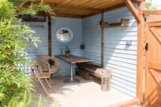 Hygge House Cosy 3 Bedroom 2 Bathroom Townhouse - Kegworth - 3