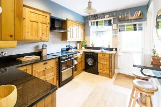 Hygge House Cosy 3 Bedroom 2 Bathroom Townhouse - Kegworth - 2