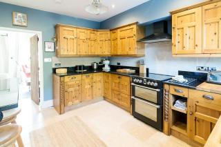 Hygge House Cosy 3 Bedroom 2 Bathroom Townhouse - 1