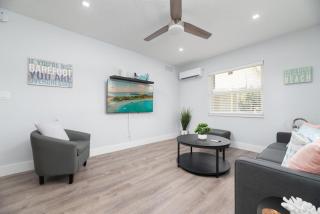 The Hibiscus Hideaway 2 - 2