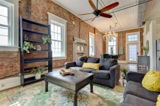 Historic Denison Loft with a View - 8